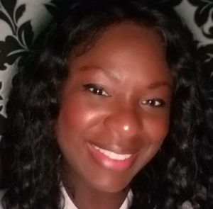 Meet your Posher, Debora